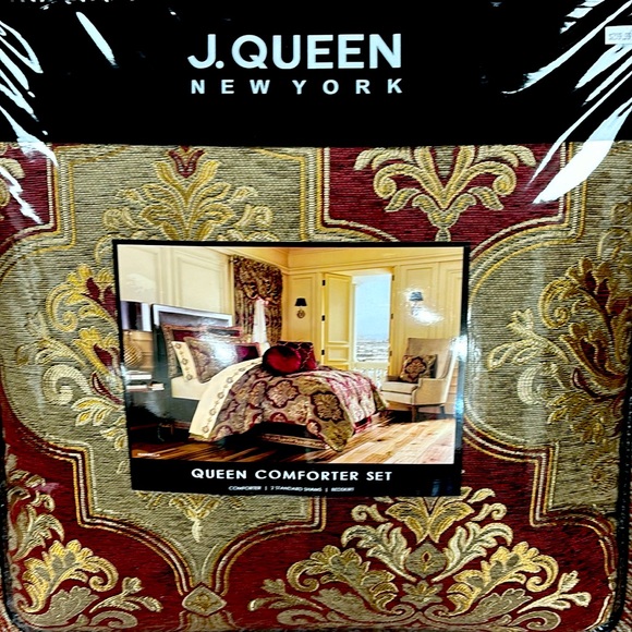 J. Queen New York Queen Maribella Comforter Set - Picture 1 of 3